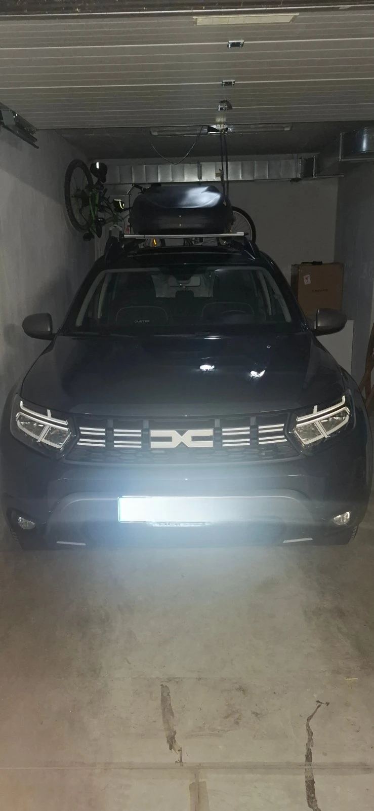 Dacia Duster 1.5dCi 4x4 NAVI, снимка 8 - Автомобили и джипове - 55709676