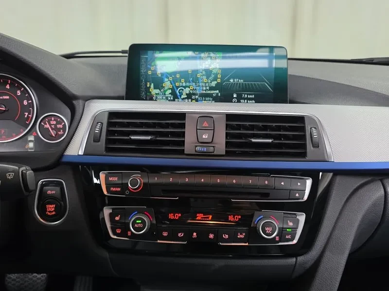 BMW 320 i M Sports - САМО 30% АВАНС, снимка 12 - Автомобили и джипове - 55896882