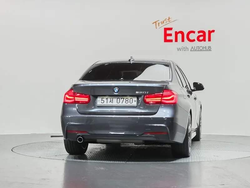 BMW 320 i M Sports - САМО 30% АВАНС, снимка 3 - Автомобили и джипове - 55896882