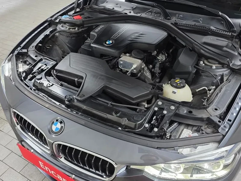 BMW 320 i M Sports - САМО 30% АВАНС, снимка 5 - Автомобили и джипове - 55896882