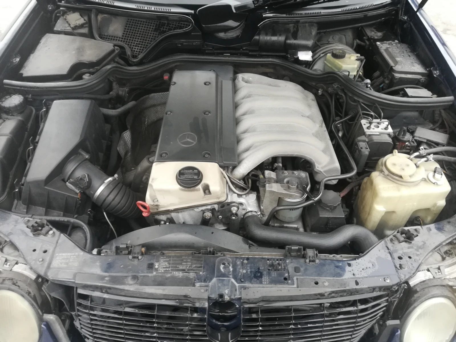Mercedes-Benz E 300 TD - изображение 7
