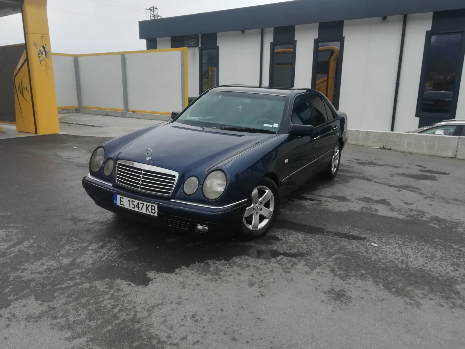 Mercedes-Benz E 300 TD - изображение 2