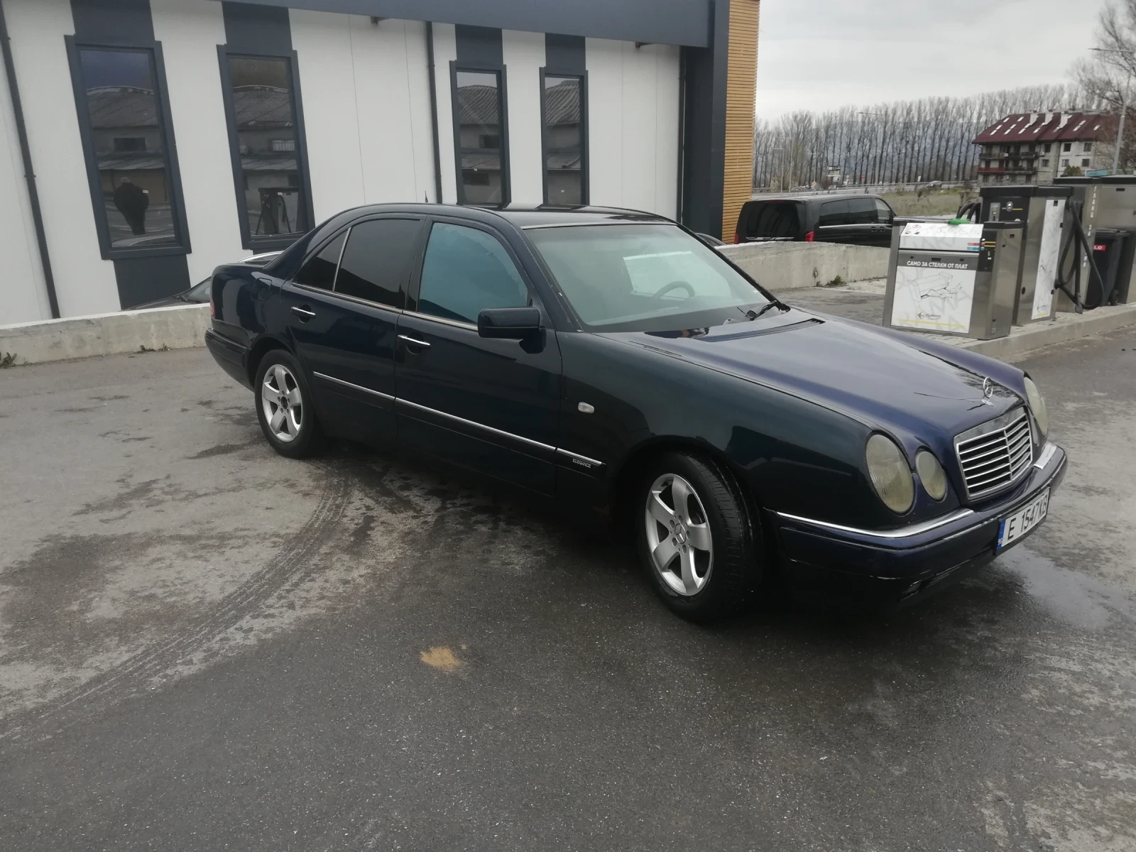 Mercedes-Benz E 300 TD - изображение 3