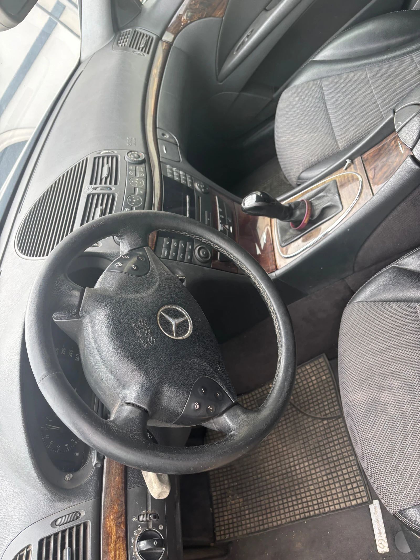 Mercedes-Benz E 220 2.2, 150к.с - изображение 6