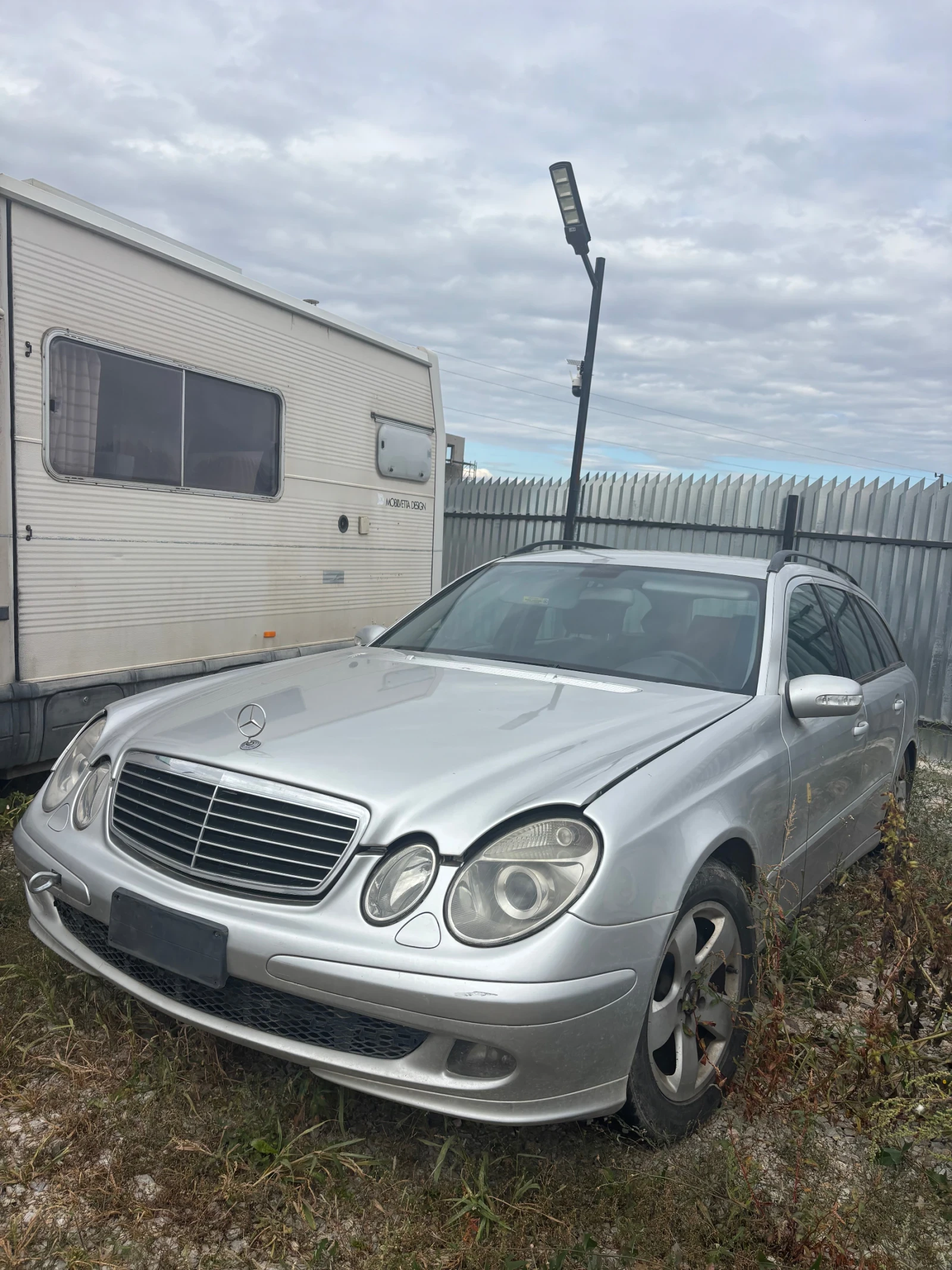 Mercedes-Benz E 220 2.2, 150к.с - изображение 3