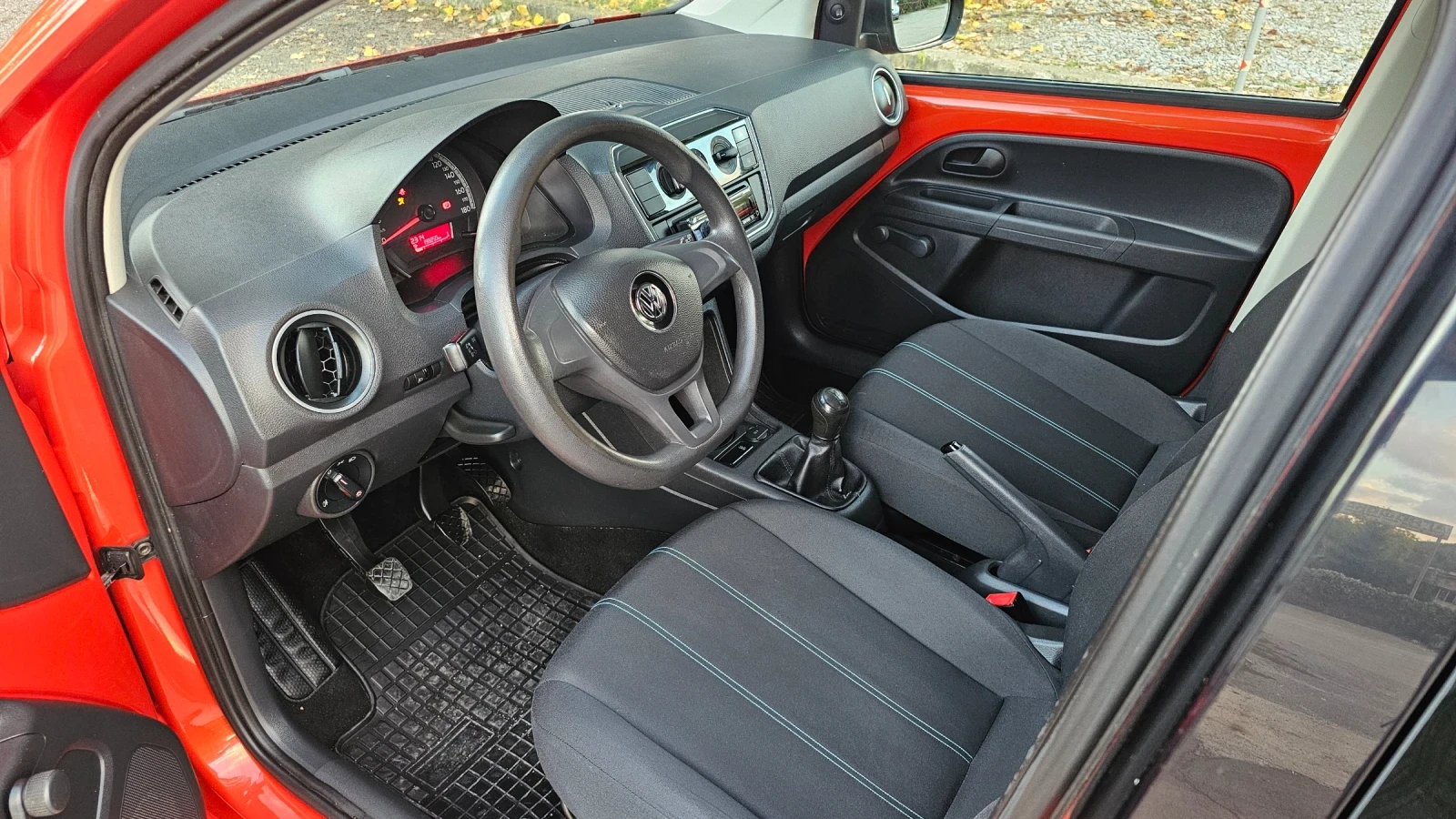VW Up 1.0i euro6 - изображение 7