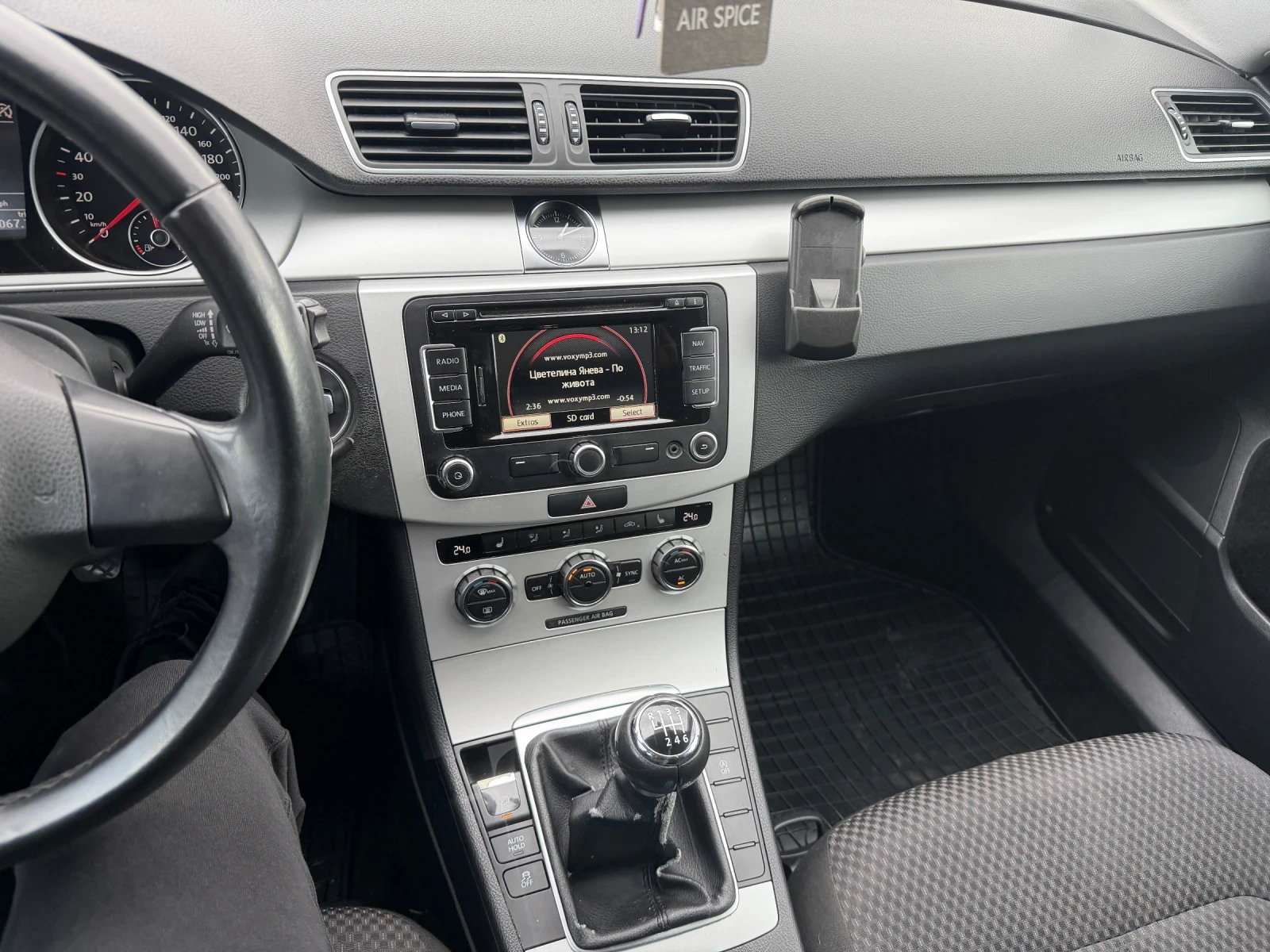 VW Passat 2.0 TDI 140, снимка 12 - Автомобили и джипове - 53849339