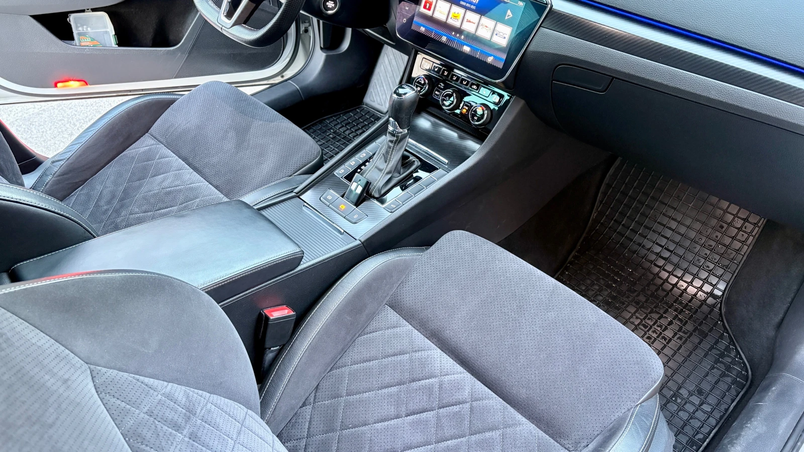 Skoda Superb Sportline | Пълна История | Обслужена, снимка 10 - Автомобили и джипове - 53879755