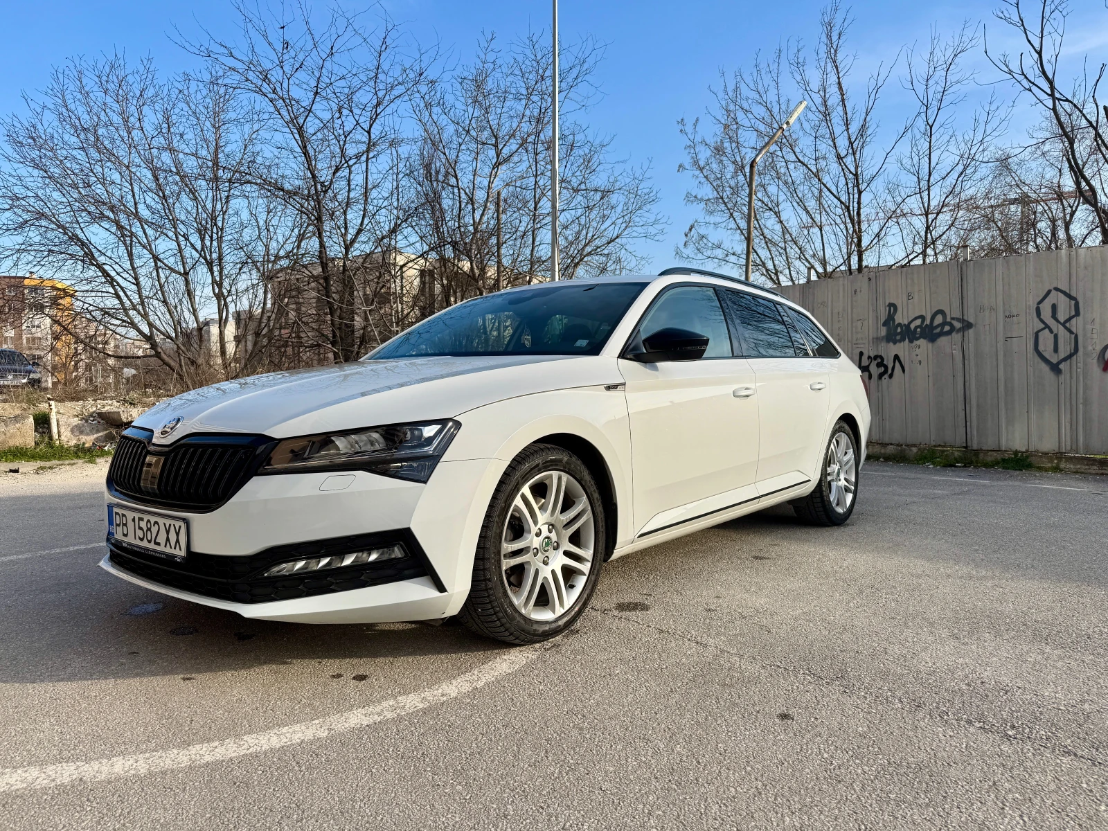 Skoda Superb Sportline | Пълна История | Обслужена, снимка 4 - Автомобили и джипове - 53879755