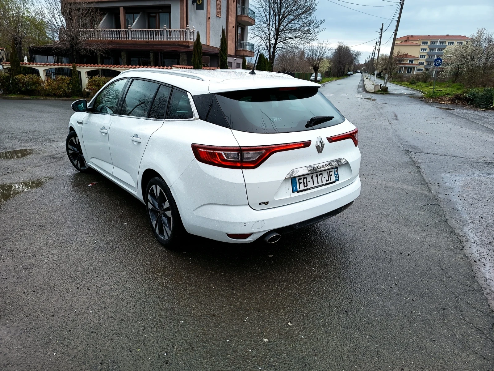 Renault Megane 1.3i, automat, снимка 4 - Автомобили и джипове - 54026815