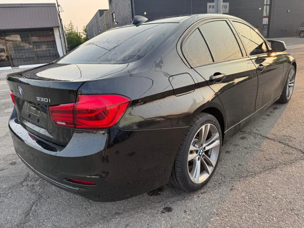 BMW 330 i xDrive Sedan AWD, снимка 7 - Автомобили и джипове - 54544028