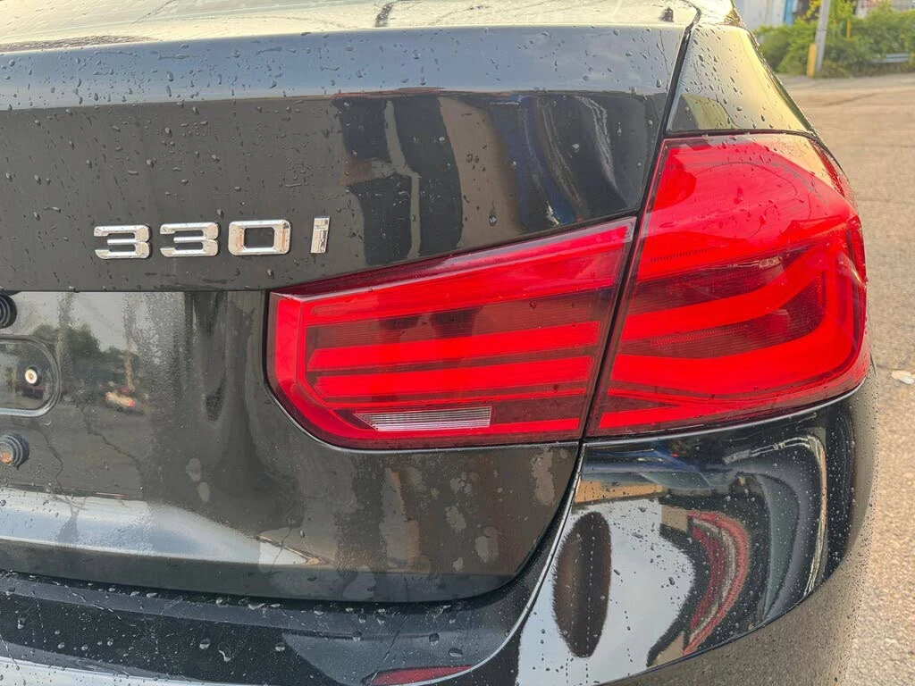 BMW 330 i xDrive Sedan AWD, снимка 11 - Автомобили и джипове - 54544028