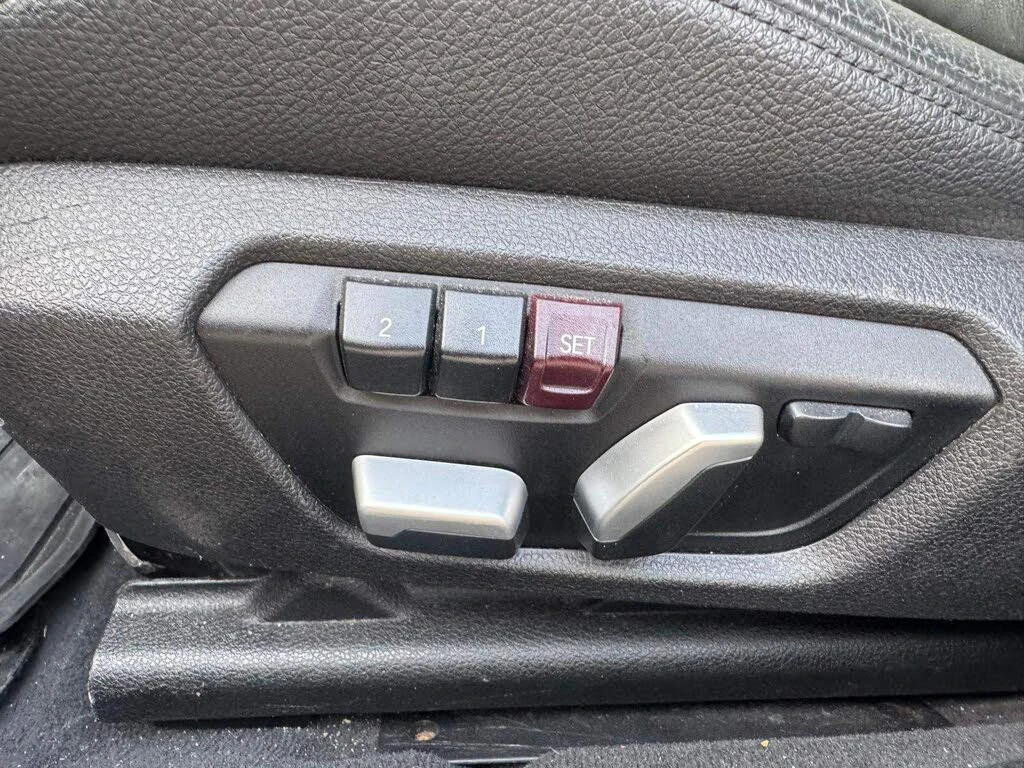 BMW 330 i xDrive Sedan AWD, снимка 15 - Автомобили и джипове - 54544028