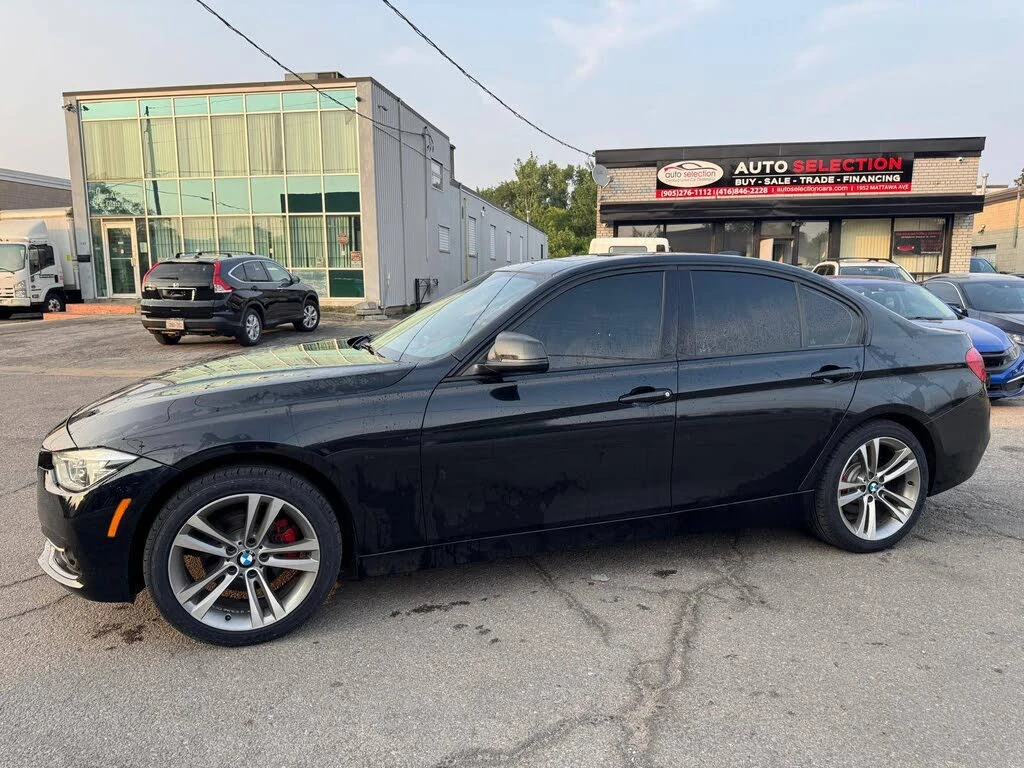 BMW 330 i xDrive Sedan AWD, снимка 5 - Автомобили и джипове - 54544028
