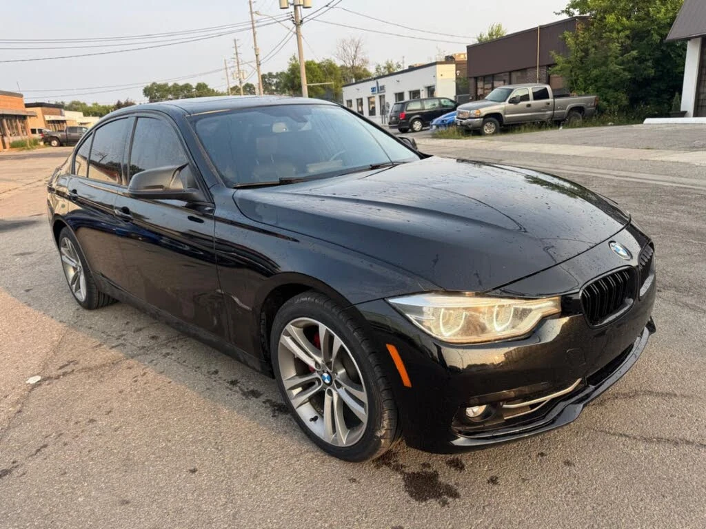 BMW 330 i xDrive Sedan AWD, снимка 3 - Автомобили и джипове - 54544028
