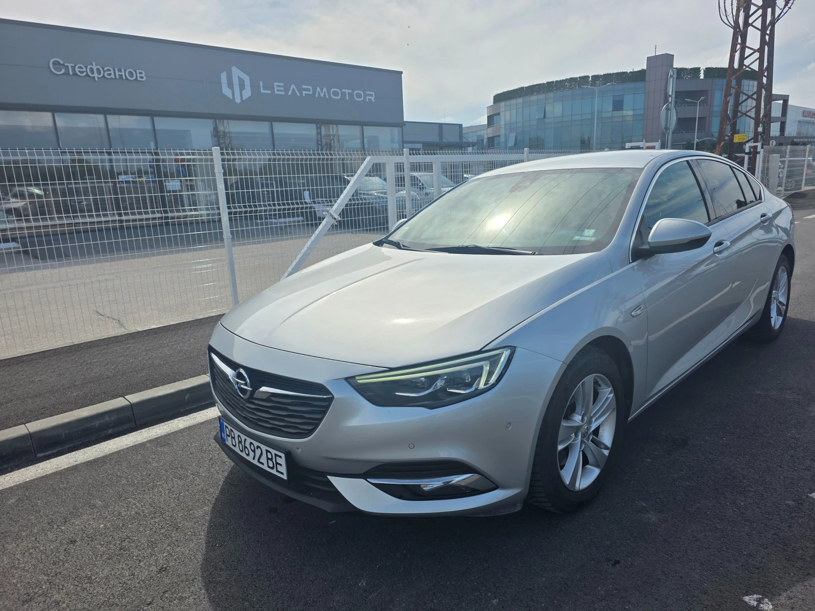 Opel Insignia GRANDE SPORT 4X4, снимка 2 - Автомобили и джипове - 54709488