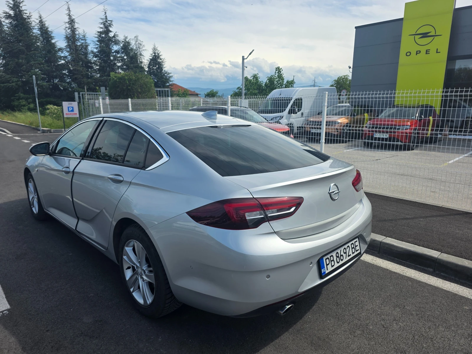 Opel Insignia GRANDE SPORT 4X4, снимка 5 - Автомобили и джипове - 54709488
