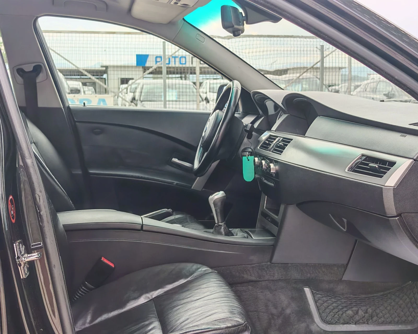 BMW 520 2.0  ДИЗЕЛ 163 К.С СЕДАН! УНИКАТ! КАТО НОВА!!!, снимка 10 - Автомобили и джипове - 54743071