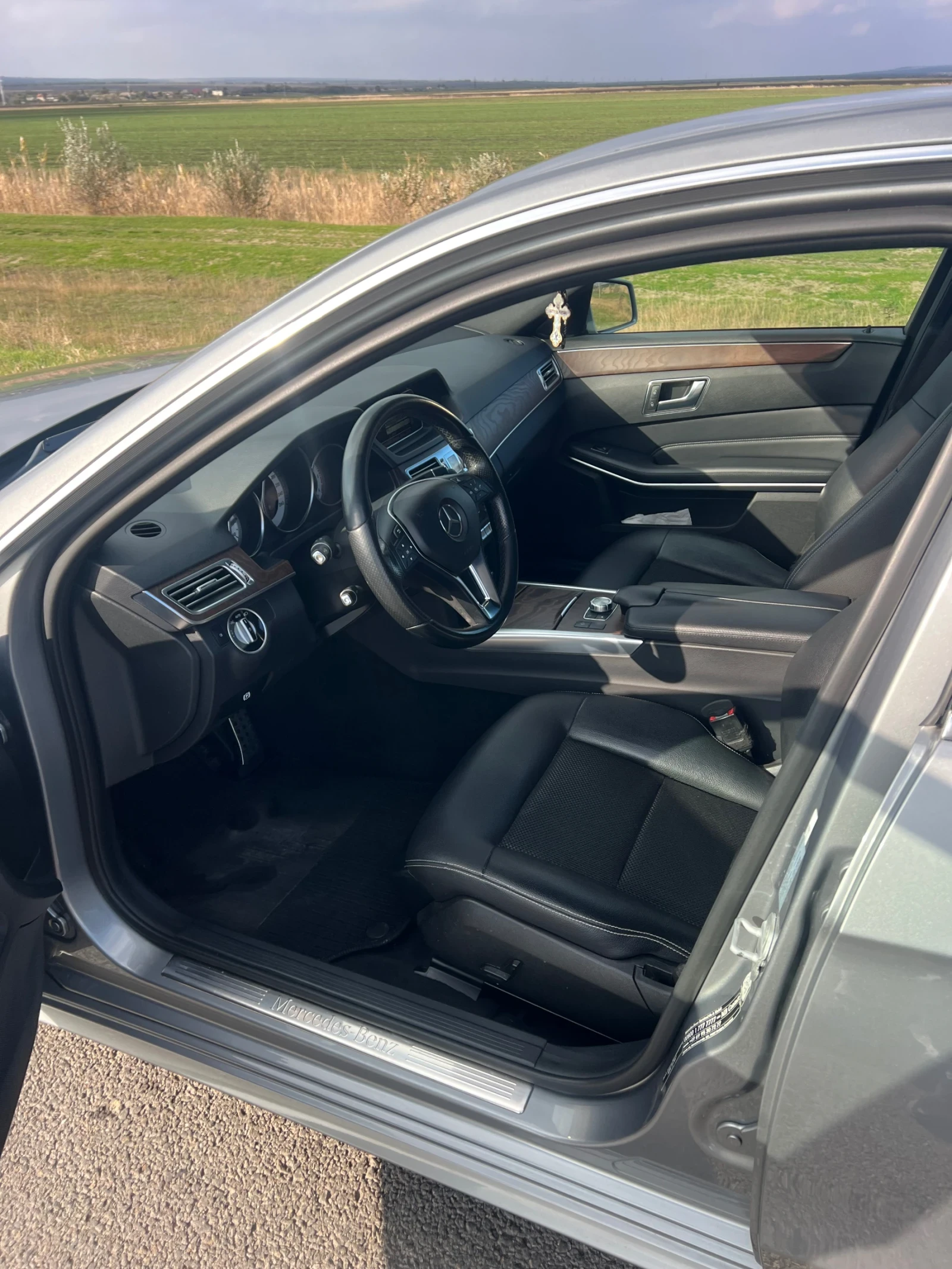 Mercedes-Benz E 220, снимка 7 - Автомобили и джипове - 55338810