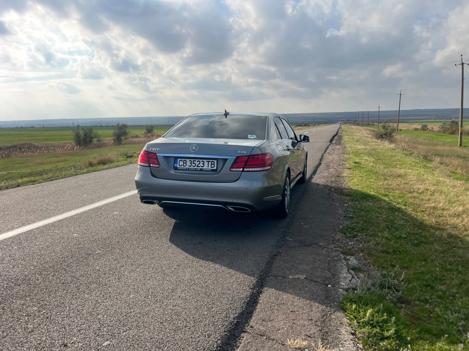 Mercedes-Benz E 220, снимка 4 - Автомобили и джипове - 55338810