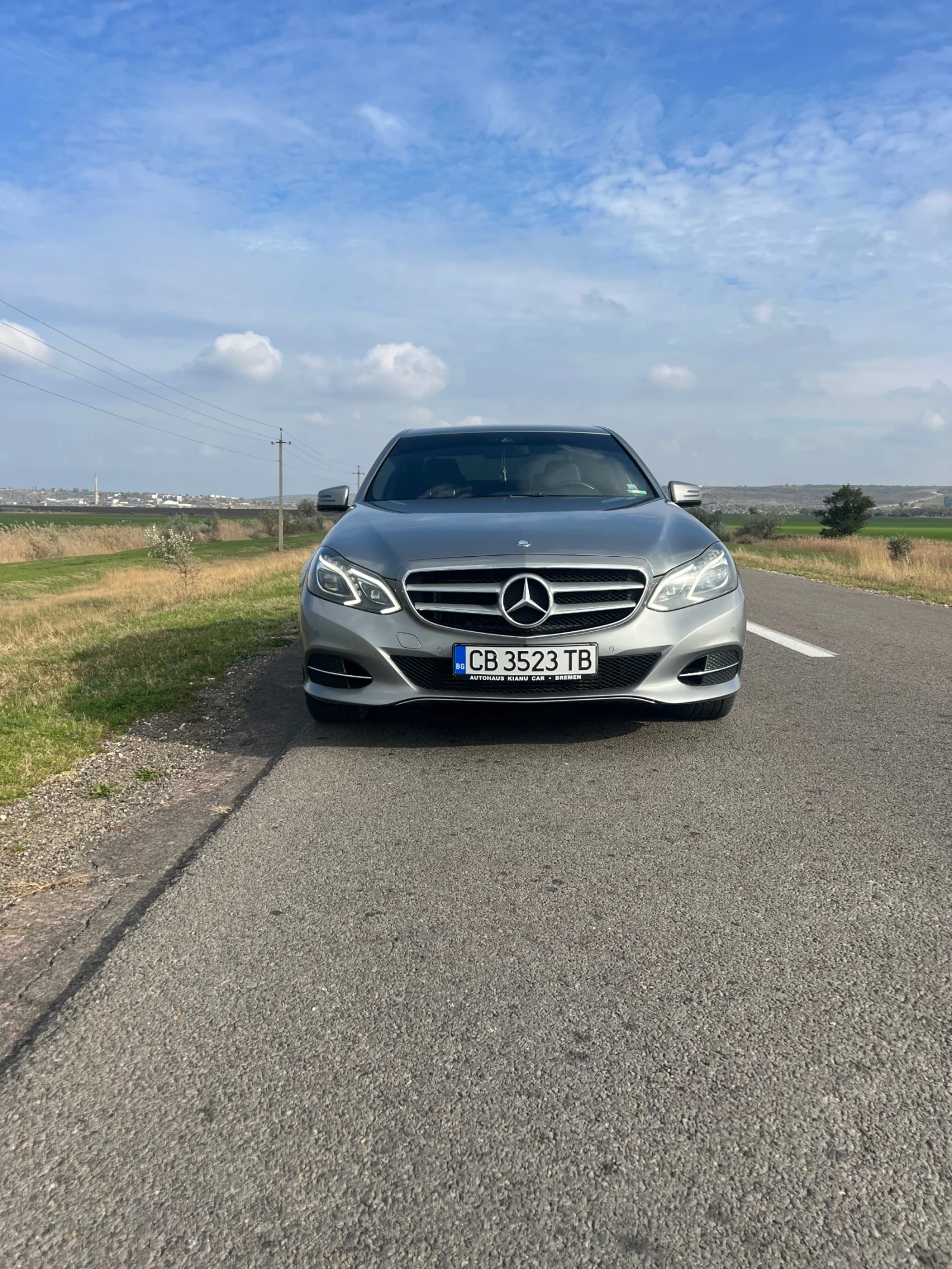 Mercedes-Benz E 220, снимка 2 - Автомобили и джипове - 55338810