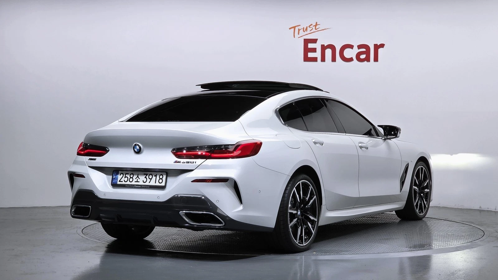 BMW 850 M850i* BLIND SPOT* 360* HUD* ЕЛ. БАГАЖНИК* КРАЙНА , снимка 2 - Автомобили и джипове - 55344730