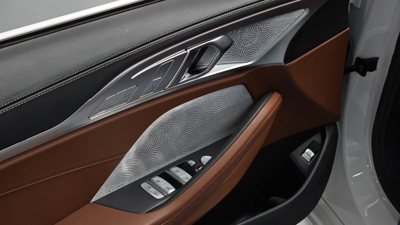 BMW 850 M850i* BLIND SPOT* 360* HUD* ЕЛ. БАГАЖНИК* КРАЙНА , снимка 16 - Автомобили и джипове - 55344730