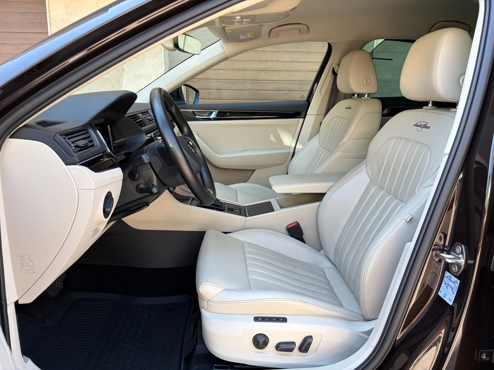 Skoda Superb 2.0TDI Facelift Laurin & Klement, снимка 6 - Автомобили и джипове - 55462846