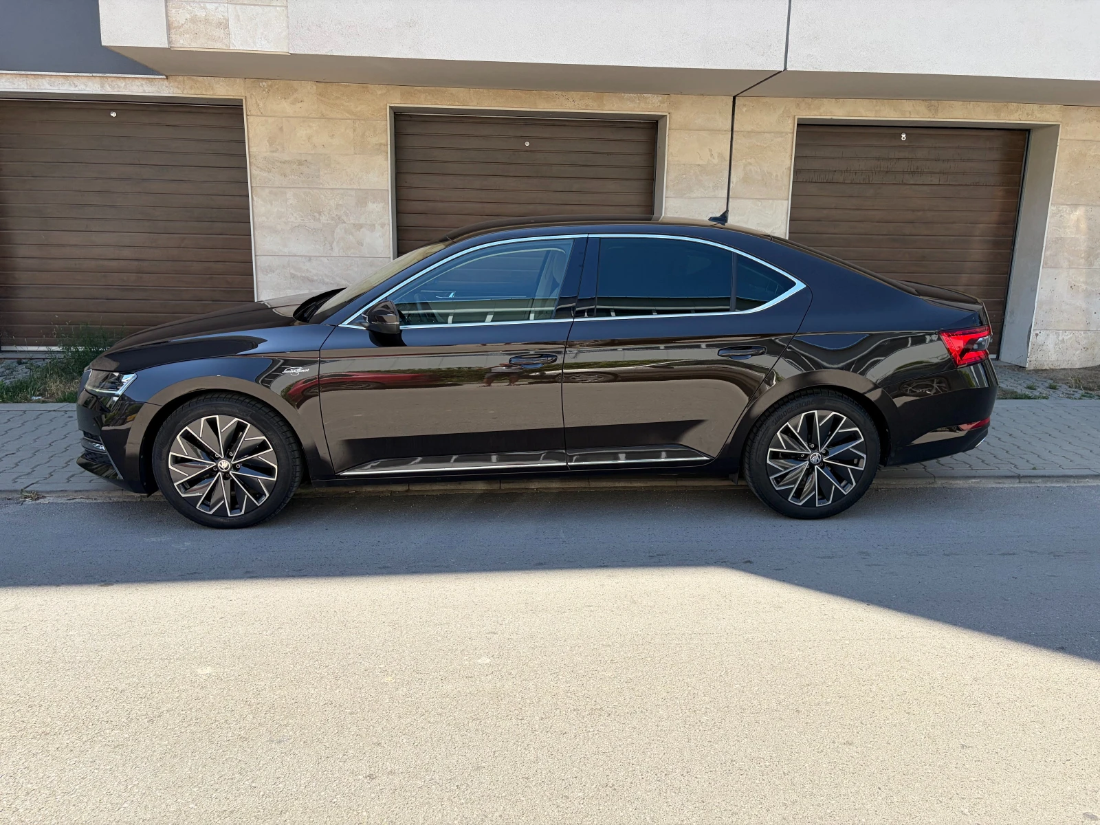Skoda Superb 2.0TDI Facelift Laurin & Klement, снимка 5 - Автомобили и джипове - 55462846