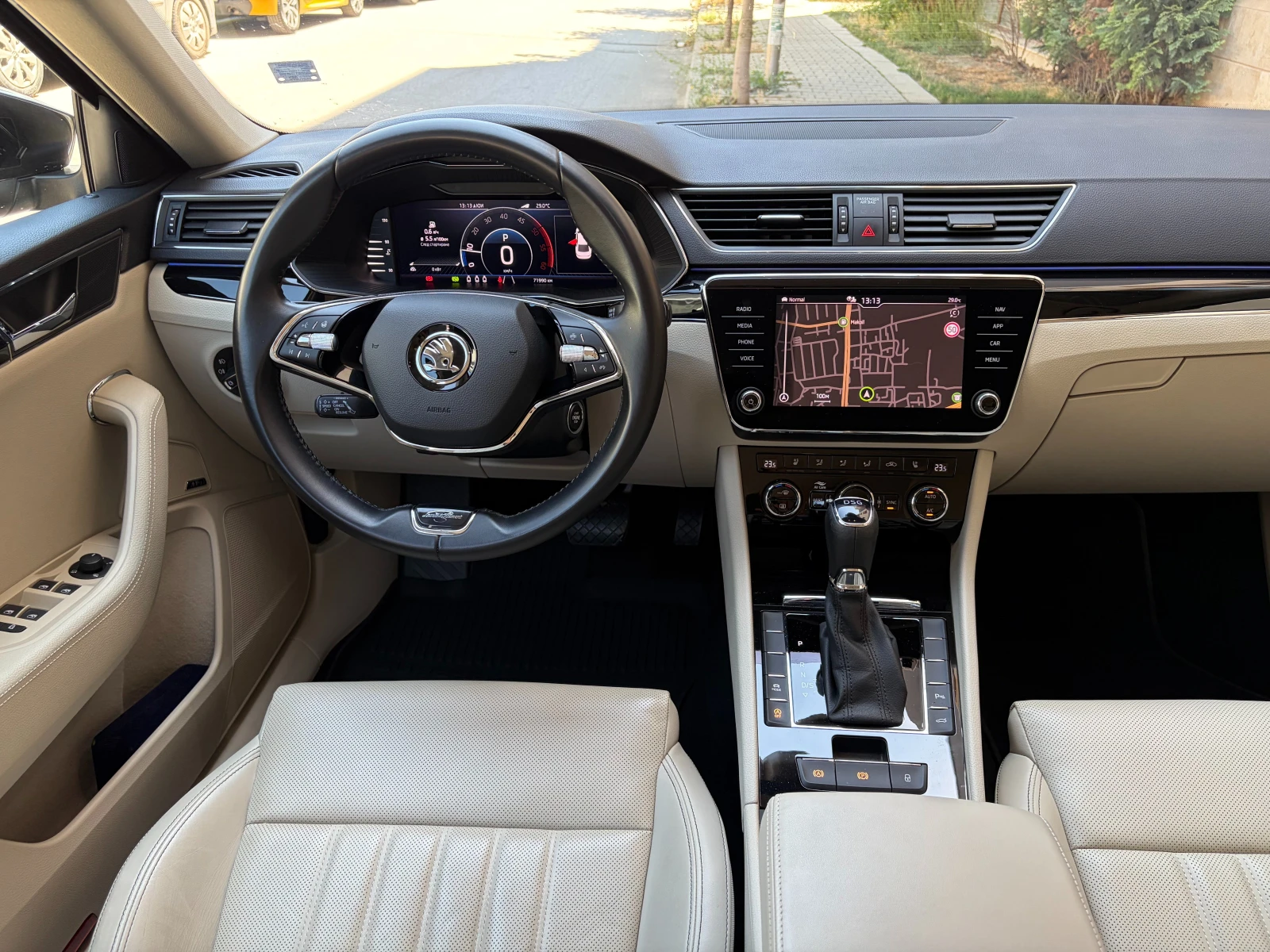 Skoda Superb 2.0TDI Facelift Laurin & Klement, снимка 8 - Автомобили и джипове - 55462846