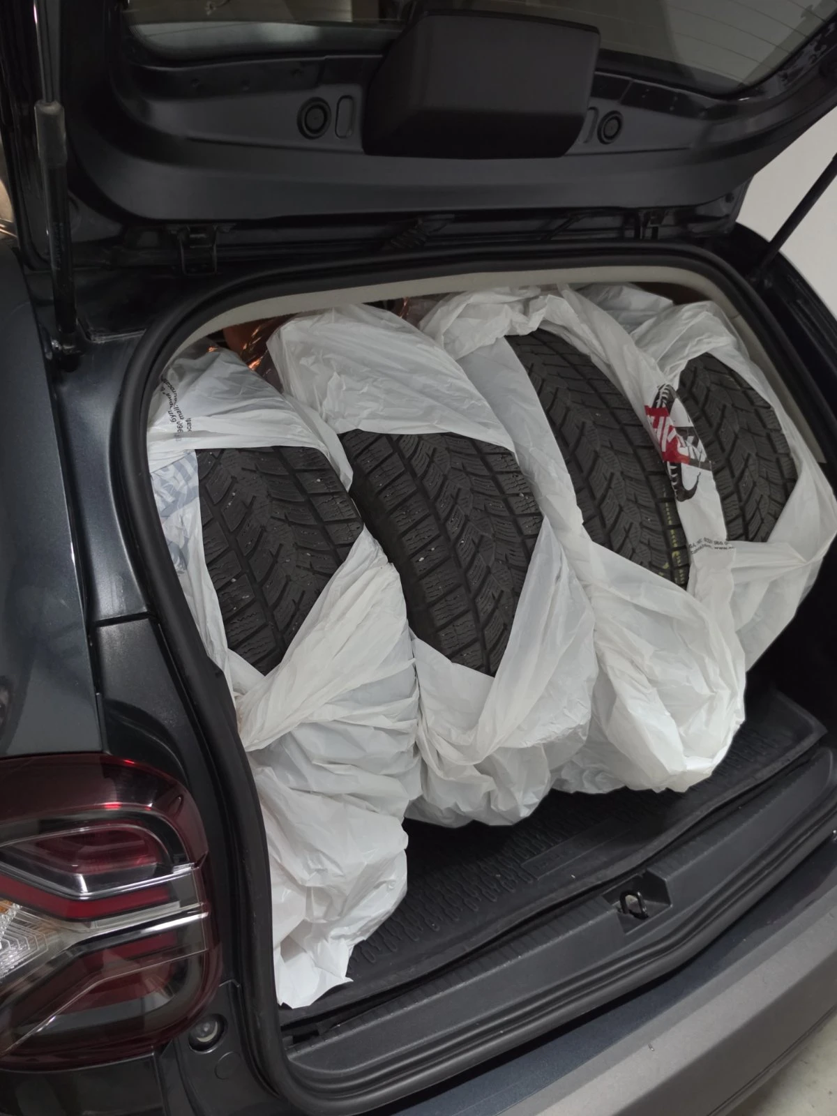 Dacia Duster 1.5dCi 4x4 NAVI, снимка 7 - Автомобили и джипове - 55709676