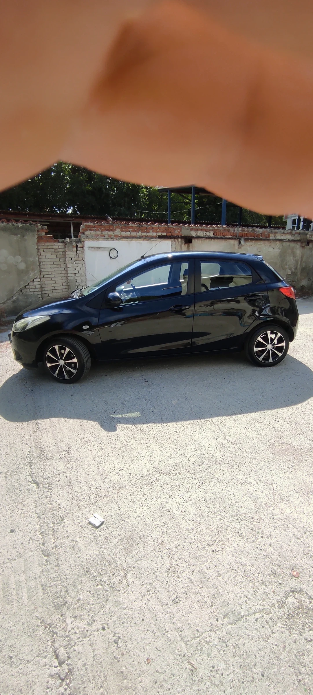 Mazda 2 1.3i, снимка 2 - Автомобили и джипове - 55940941