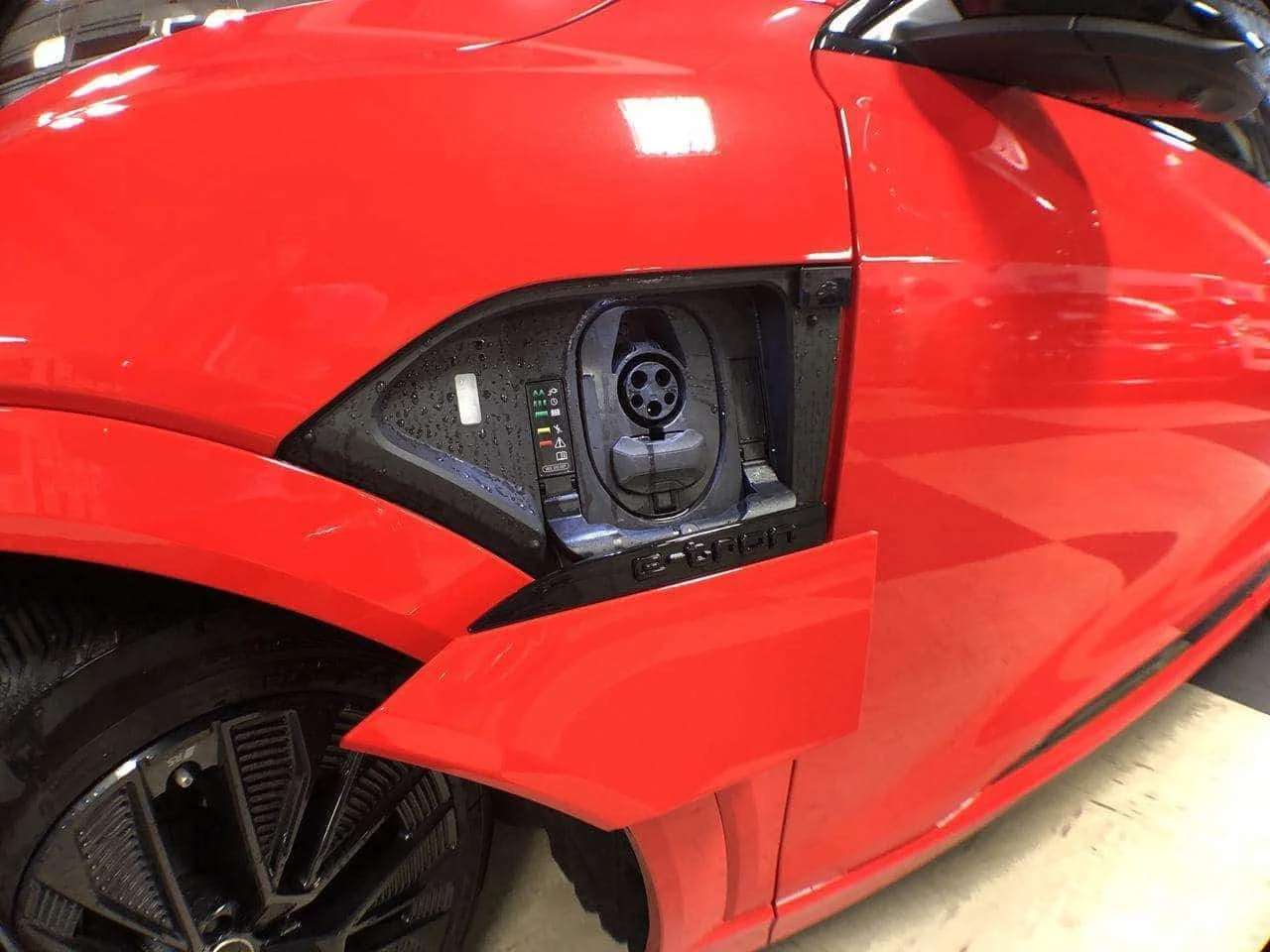 Audi E-Tron * Q8 QUATTRO LEATHER PAN/ROOF NAV B/SPOT L/ASSIST  | Mobile.bg � ����������� 12