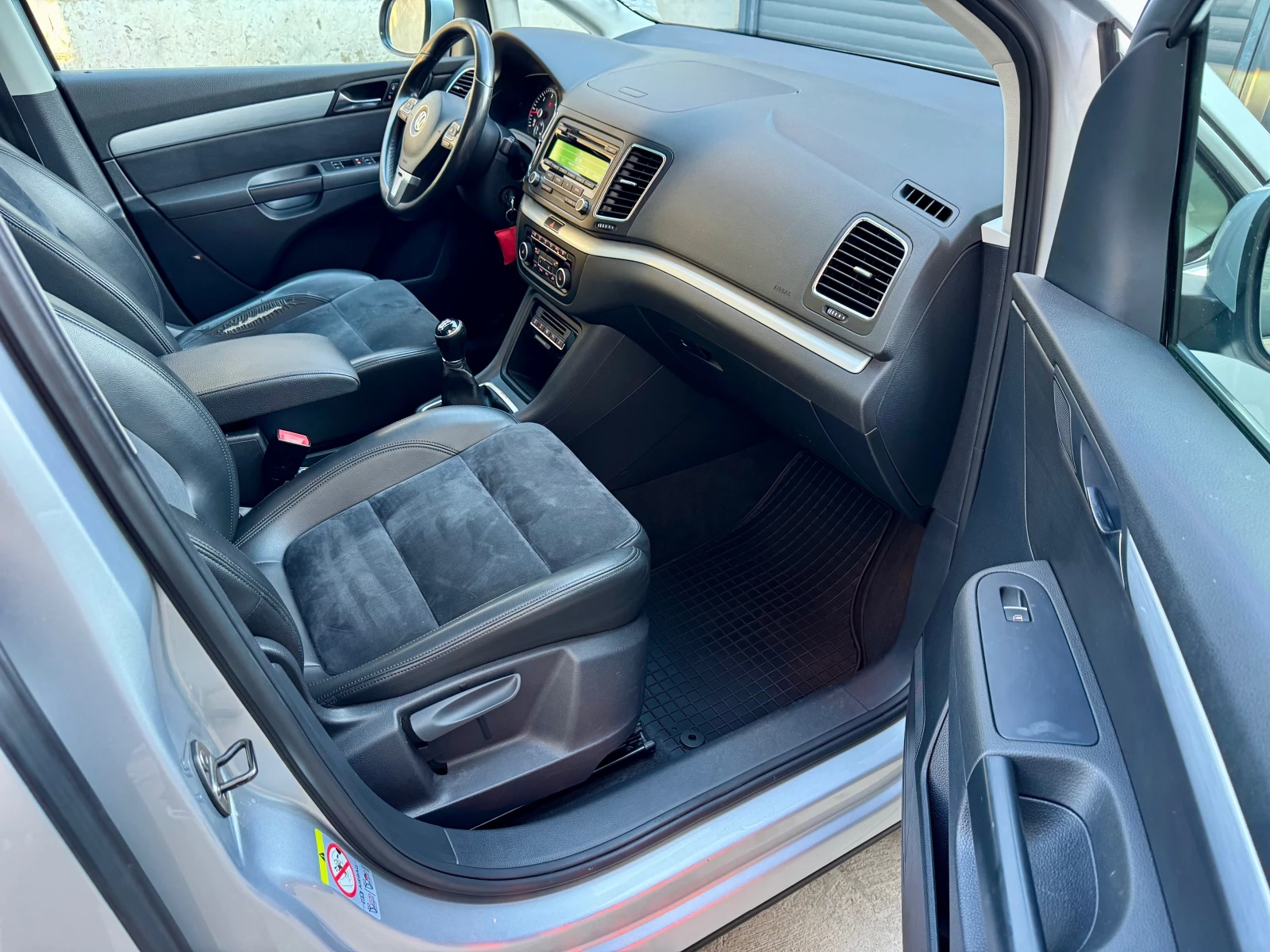 VW Sharan 2.0TDi-4Motion, снимка 8 - Автомобили и джипове - 56630813