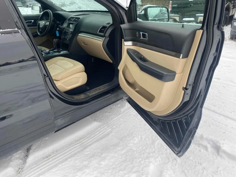 Ford Explorer * Base * CARFAX * БЕЗ ПЪРВОНАЧАЛНА ВНОСКА, снимка 11 - Автомобили и джипове - 52836691