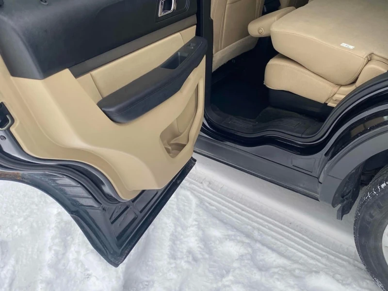 Ford Explorer * Base * CARFAX * БЕЗ ПЪРВОНАЧАЛНА ВНОСКА, снимка 13 - Автомобили и джипове - 52836691