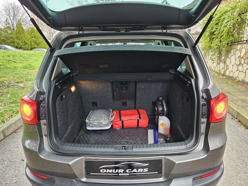 VW Tiguan 2.0 TDI 4-MOTION (140к.с) Подгрев/Панорама/Нави, снимка 17 - Автомобили и джипове - 52913477