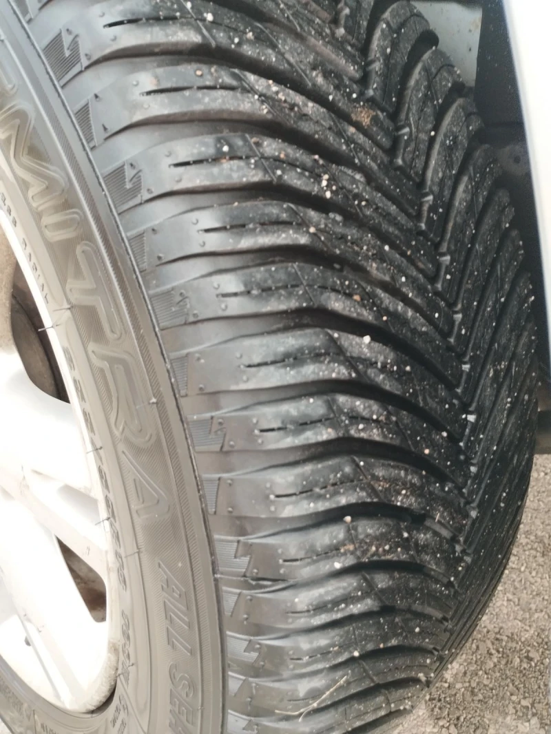 VW Touareg, снимка 14 - Автомобили и джипове - 53423567