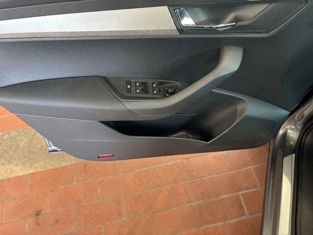 Skoda Karoq 2.0TDI* DSG* CAM* LED* NAVI* CARPLAY*  - изображение 7