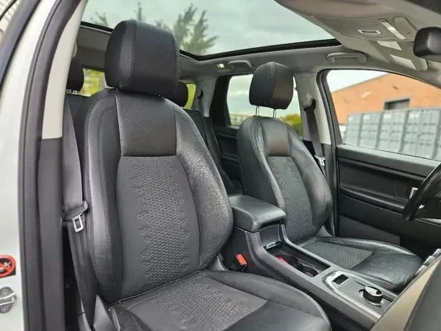 Land Rover Discovery Sport * SE * CARFAX * PANO * ПОДГРЕВИ, снимка 10 - Автомобили и джипове - 53448379
