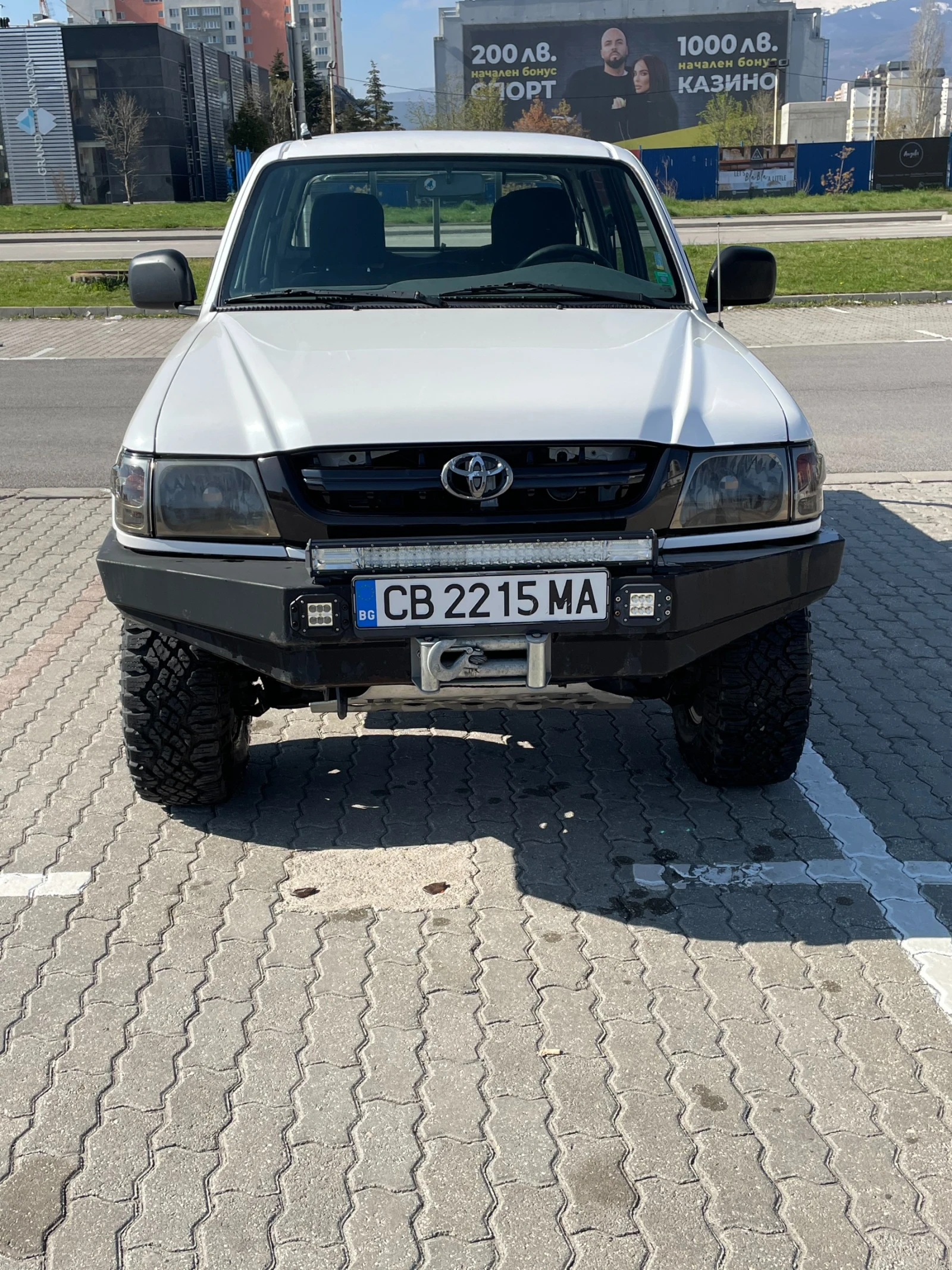 Toyota Hilux  - изображение 2