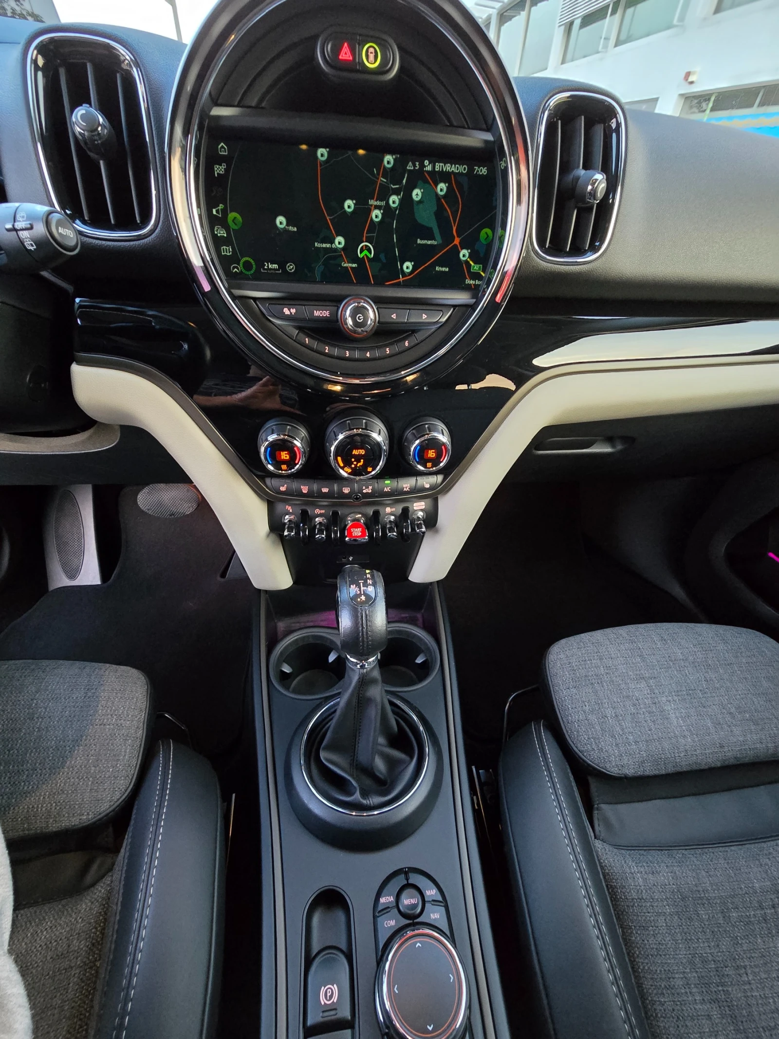 Mini Countryman Mini Countryman 4x4 от Швейцария. Full екстри - изображение 8