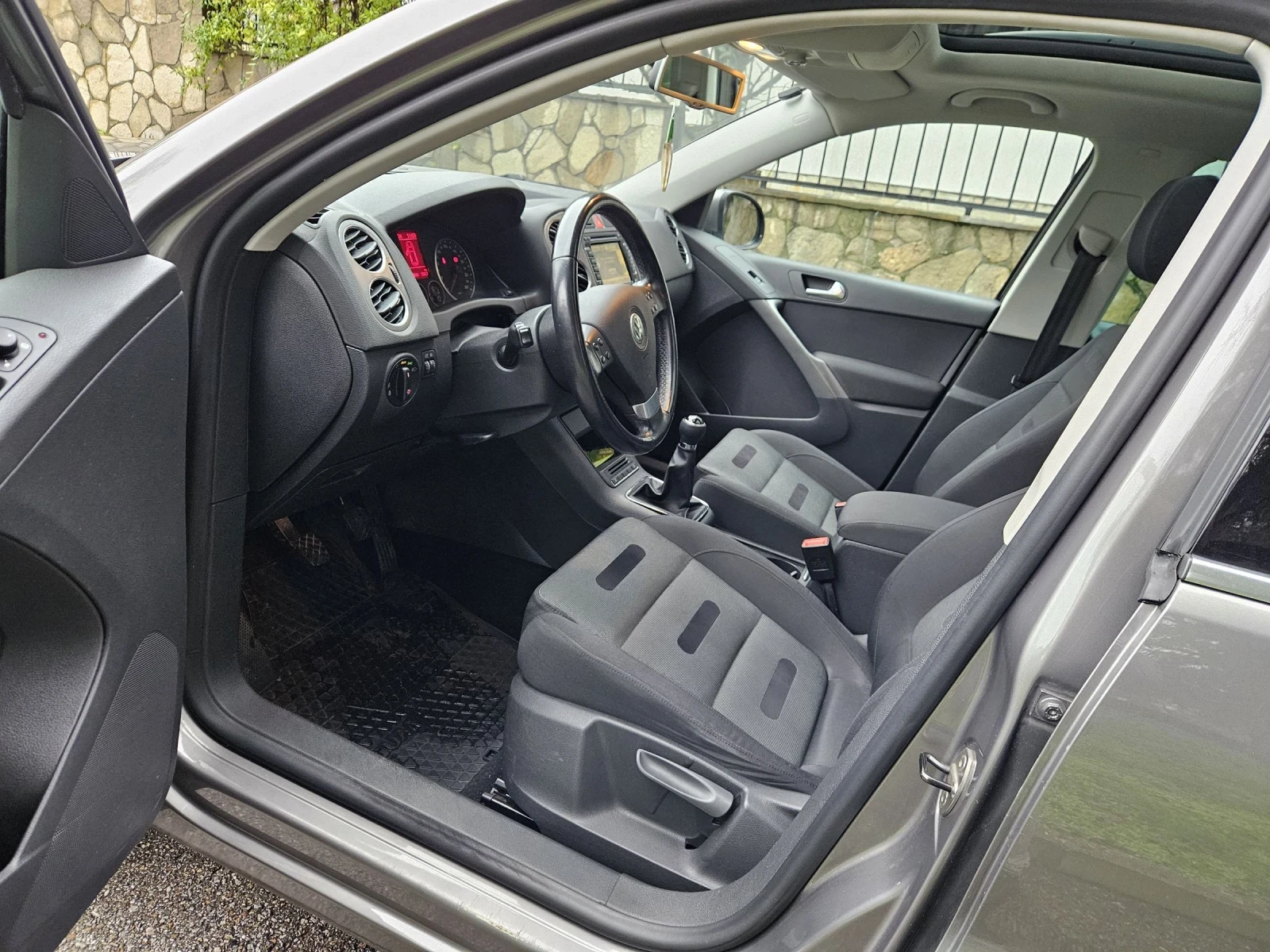 VW Tiguan 2.0 TDI 4-MOTION (140к.с) Подгрев/Панорама/Нави - изображение 8