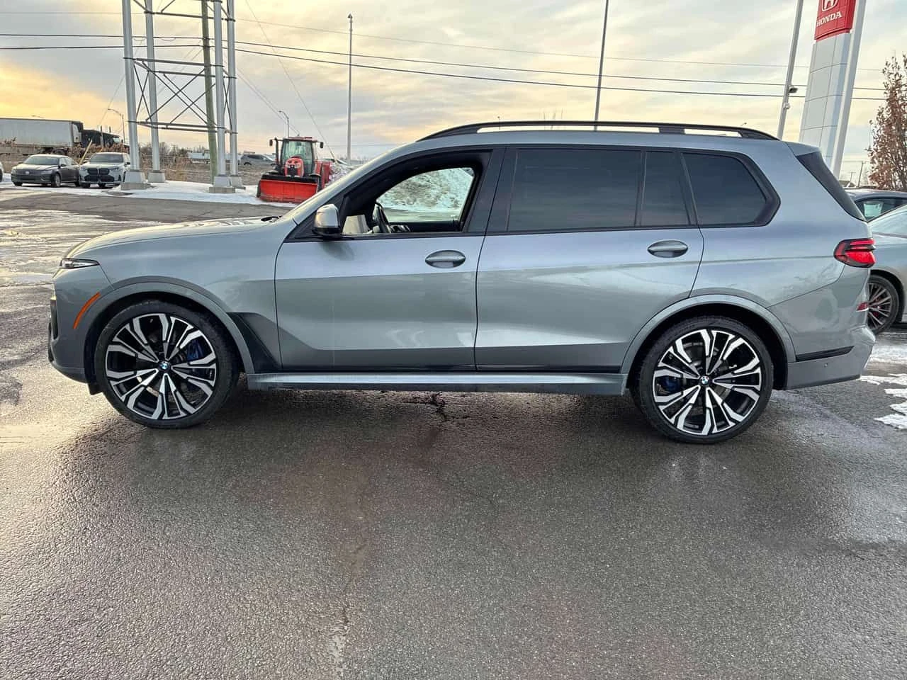 BMW X7 * xDrive40i * ДИСТРОНИК* 360 КАМЕРИ* М СПОРТ*  - изображение 2