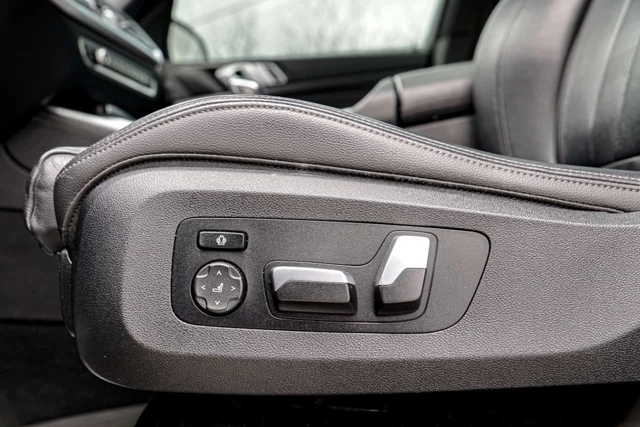 BMW X5 * xDrive40i * ПОДГРЕВИ * 360 * PANO * CARFAX, снимка 10 - Автомобили и джипове - 54715668