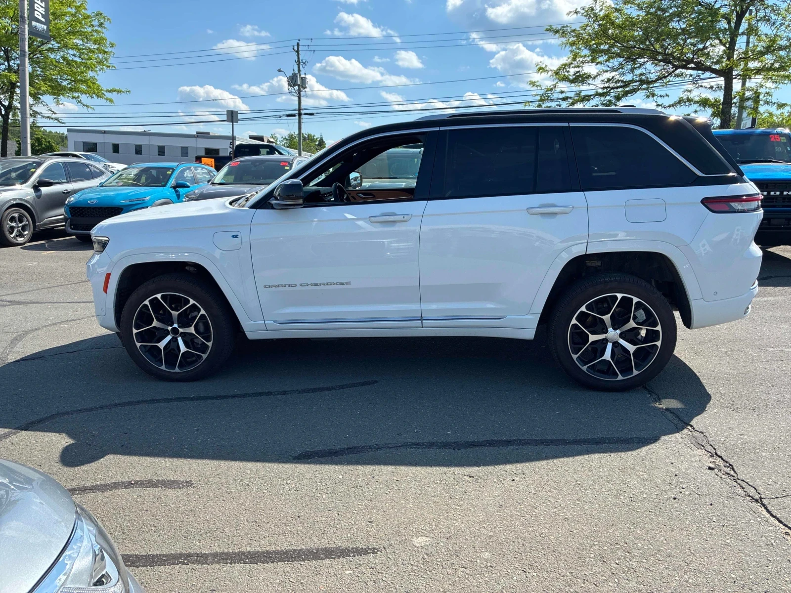 Jeep Grand cherokee 4XE / CARFAX, снимка 5 - Автомобили и джипове - 54920292