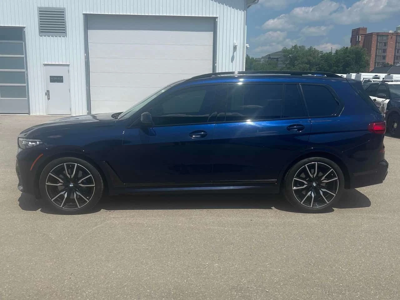 BMW X7 * xDrive40i * АВТОКРЕДИТ БЕЗ ПЪРВОНАЧАЛНА ВНОСКА* , снимка 2 - Автомобили и джипове - 55248565