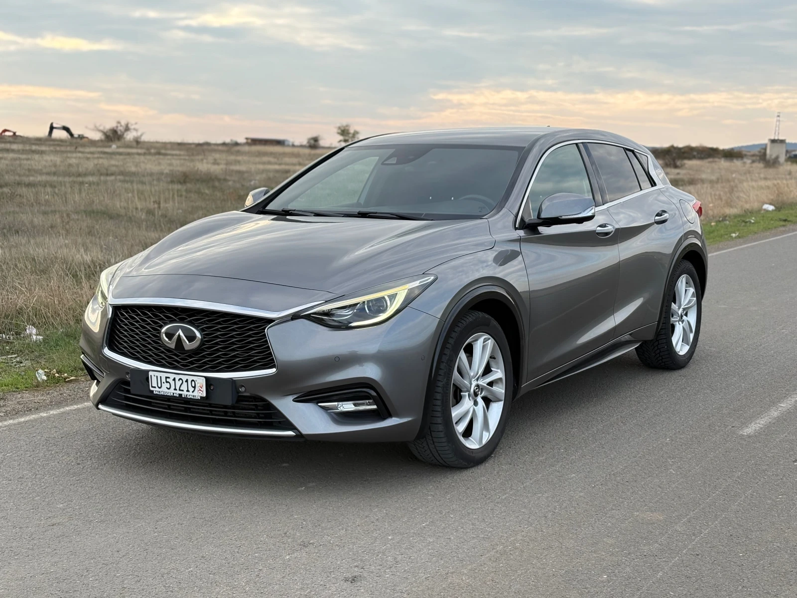 Infiniti Q30 2.2D AWD DCT, снимка 3 - Автомобили и джипове - 55547107