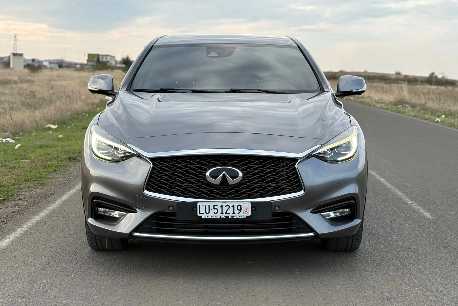 Infiniti Q30 2.2D AWD DCT, снимка 2 - Автомобили и джипове - 55547107