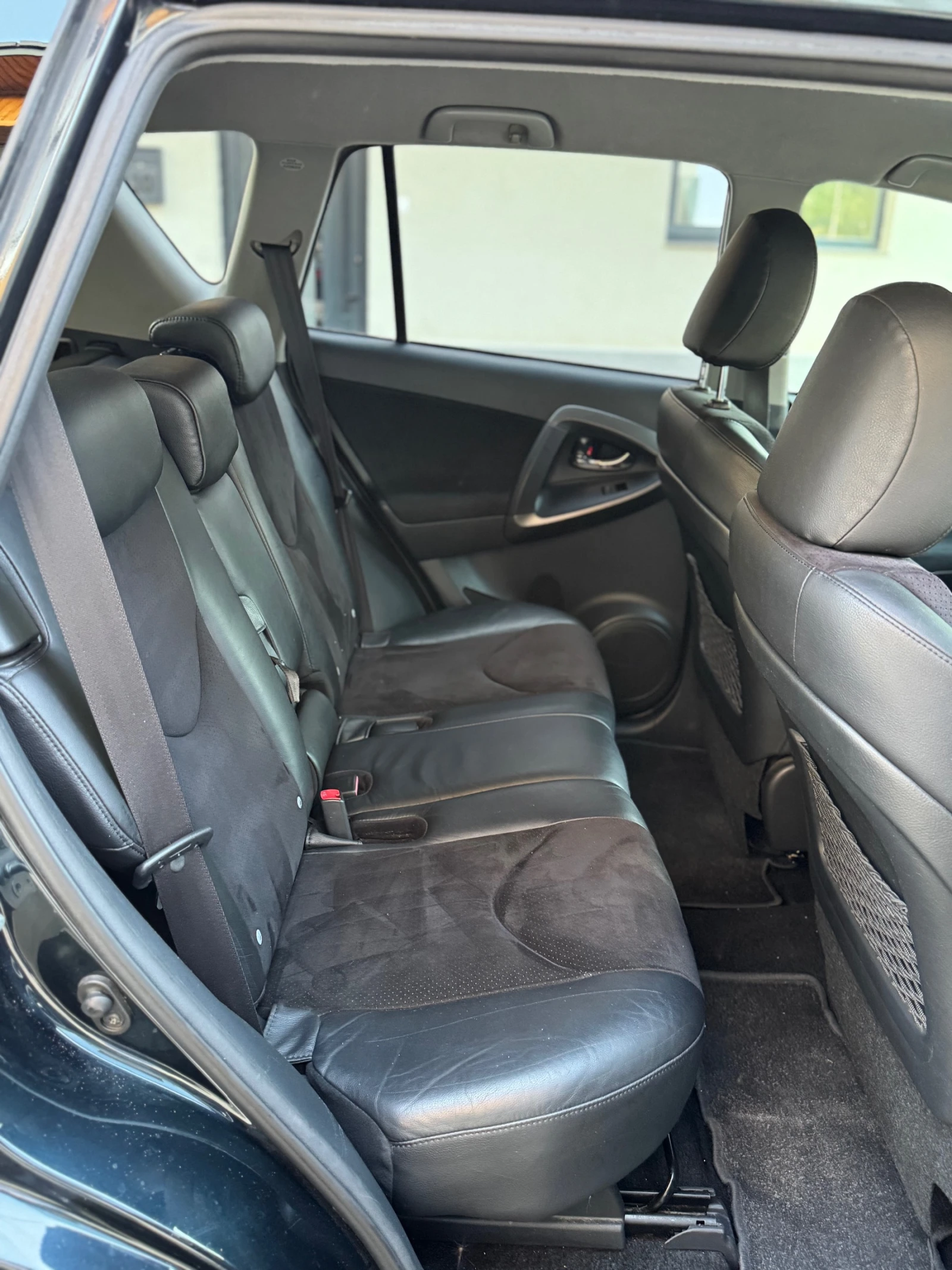 Toyota Rav4 2.2D4D/Нави/Кожа/Подгрев, снимка 10 - Автомобили и джипове - 55754372